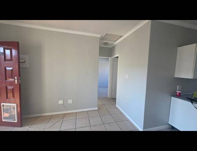2 BEDROOM TOWNHOUSE FOR SALE IN ROOIHUISKRAAL NORTH
